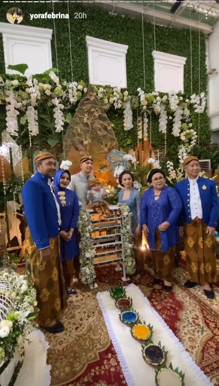 momen tedak siten anak Nikita Willy © berbagai sumber