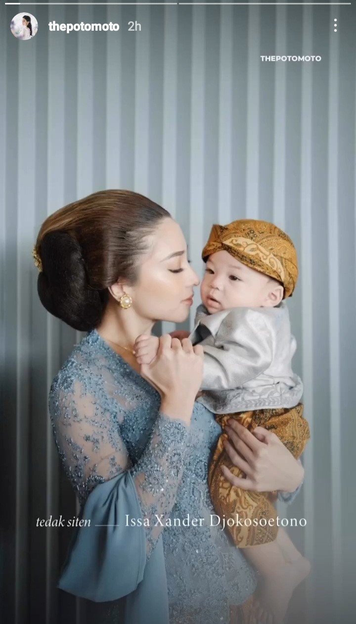 momen tedak siten anak Nikita Willy © berbagai sumber