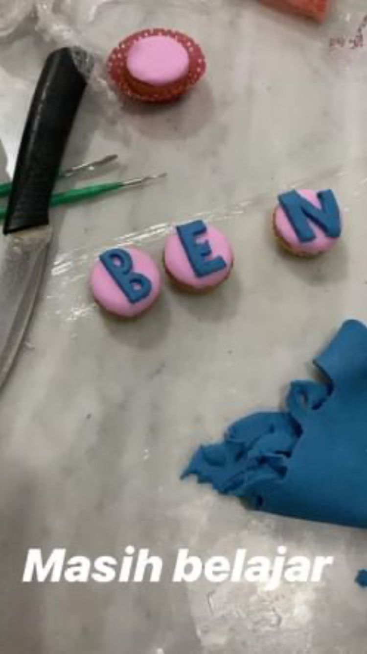 8 Alat baking Ratna Galih, bikin kue jadi praktis dan mudah dihias