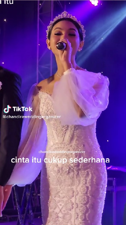 Pesona Glenca Chysara di pernikahan © berbagai sumber Pesona Glenca Chysara di pernikahan © berbagai sumber