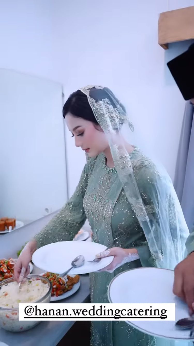 9 Hidangan di pengajian pernikahan Glenca Chysara, komplet