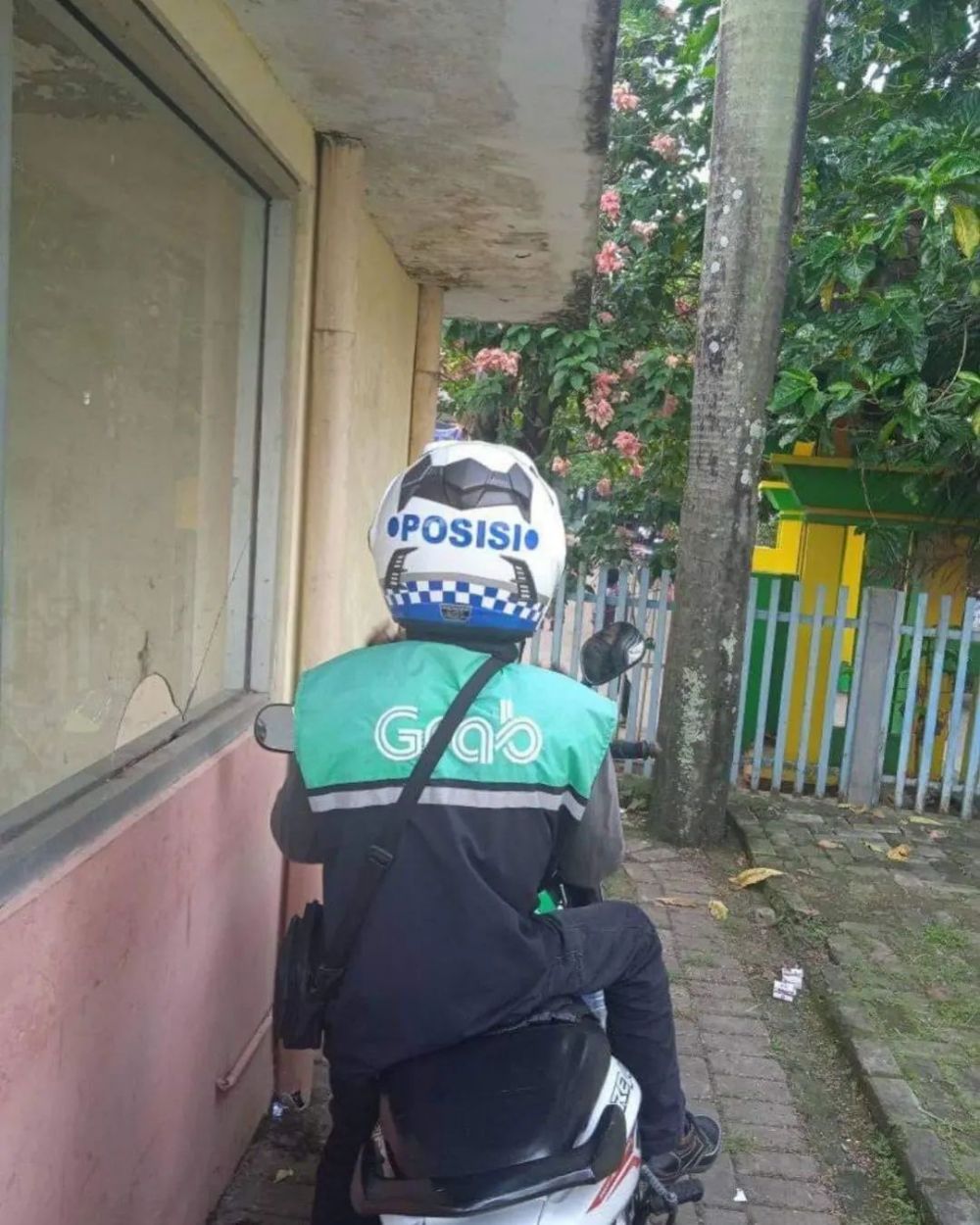 tulisan bikin salah paham gara-gara font-nya © berbagai sumber