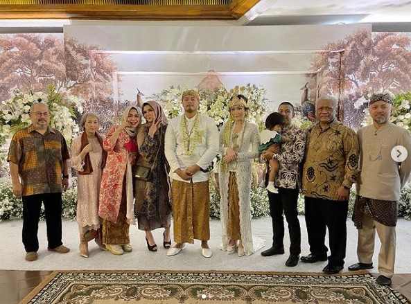 Momen pernikahan Zana Cobhita © 2022 berbagai sumber Momen pernikahan Zana Cobhita © 2022 berbagai sumber