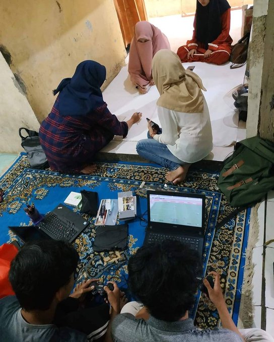 cowok kalau kelompokan malah nyeleneh © berbagai sumber cowok kalau kelompokan malah nyeleneh © berbagai sumber