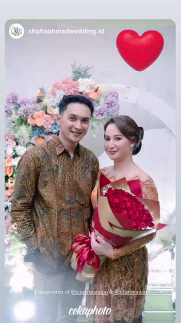 reiner manopo lamaran © Instagram reiner manopo lamaran © Instagram