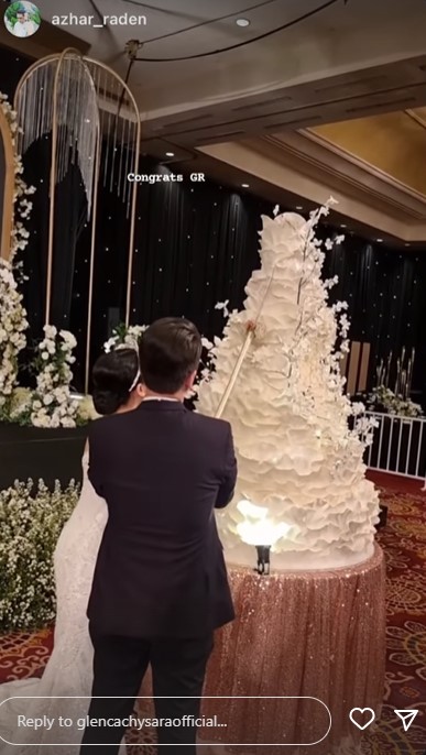 8 Potret kue pernikahan Glenca Chysara-Rendi Jhon, elegan dan unik