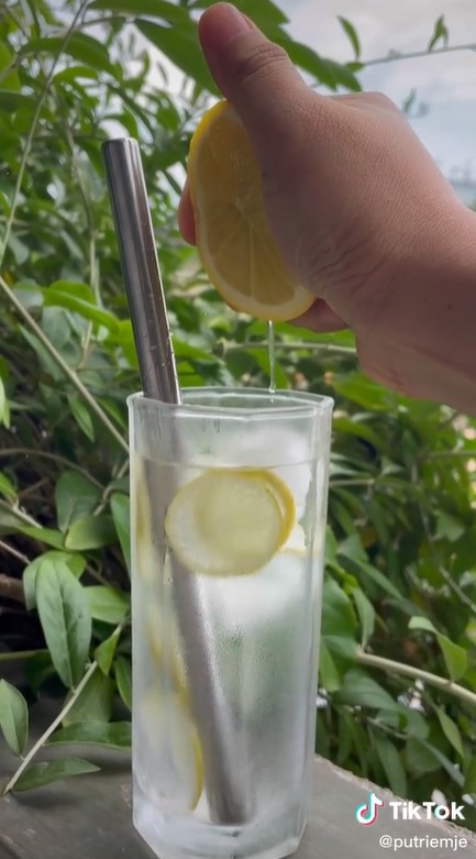 Jangan asal, ini trik konsumsi air lemon agar tetap tinggi vitamin C