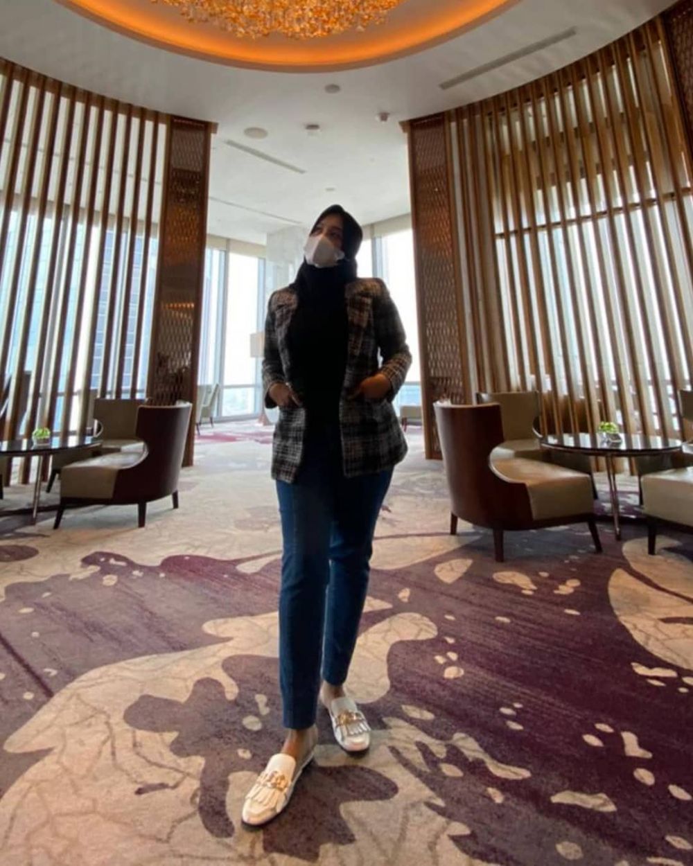 Jadi bankir, 11 potret terbaru Ceria Hade 'Teh Euis' Keluarga Cemara berbagai sumber