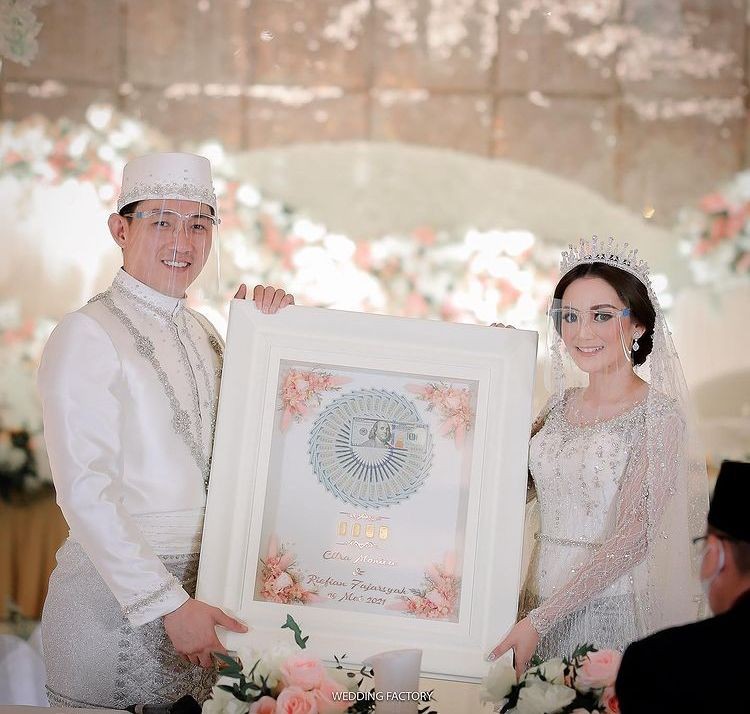 mata uang asing untuk mahar seleb © 2022 brilio.net