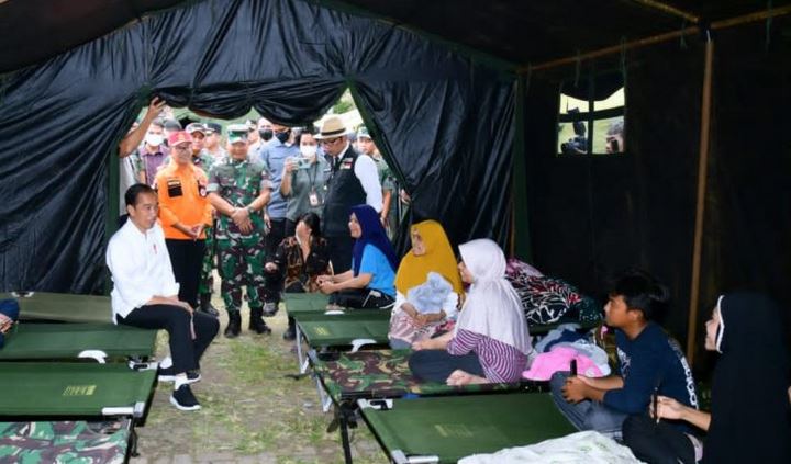 Jokowi kunjungi korban gempa Cianjur © 2022 brilio.net