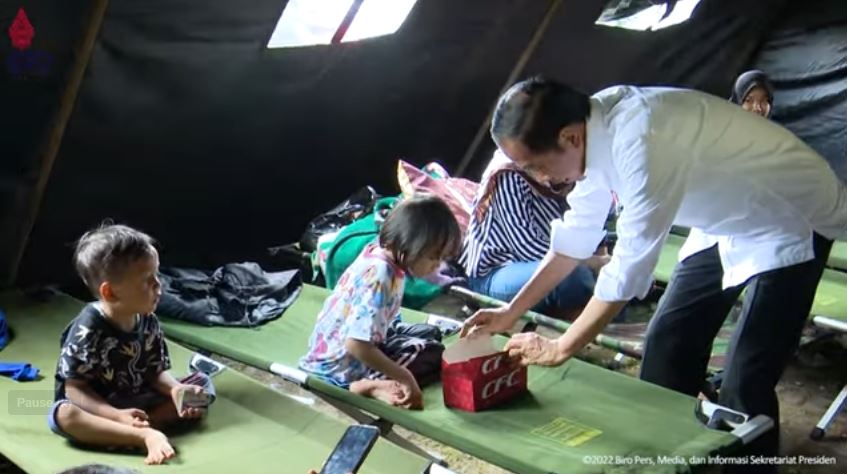 Jokowi kunjungi korban gempa Cianjur © 2022 brilio.net