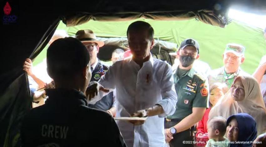 Jokowi kunjungi korban gempa Cianjur © 2022 brilio.net