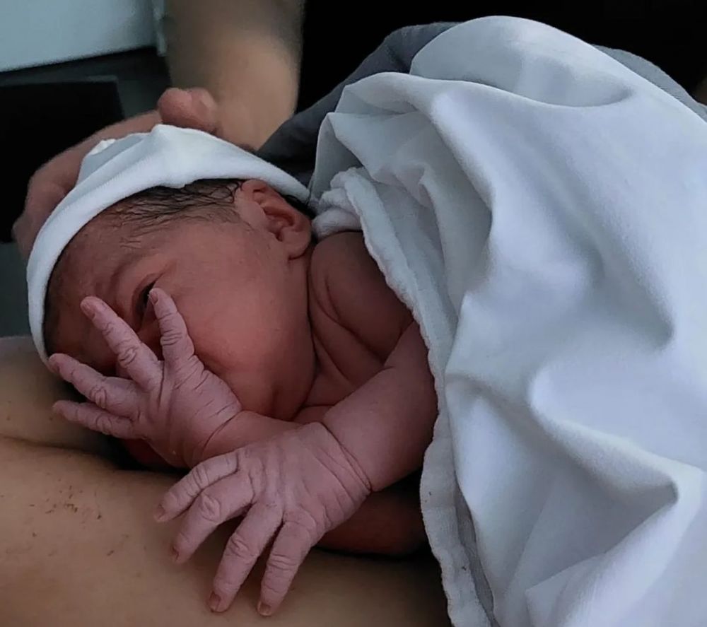 Dikaruniai bayi perempuan, 5 momen Gracia Indri melahirkan di Belanda