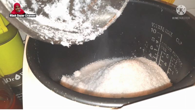 Cara praktis mengolah kelapa parut kering agar empuk dan segar kembali