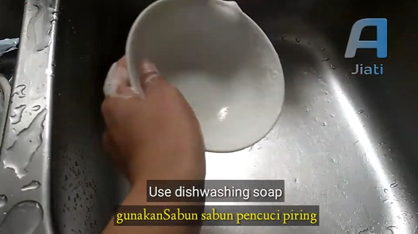 Cara menghilangkan bau amis di mangkuk, simpel cuma pakai 1 bahan