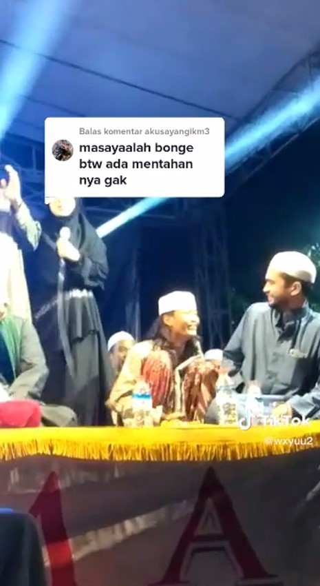 Bonge ikut acara sholawatan © berbagai sumber