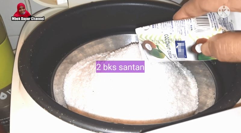 Cara praktis mengolah kelapa parut kering agar empuk dan segar kembali