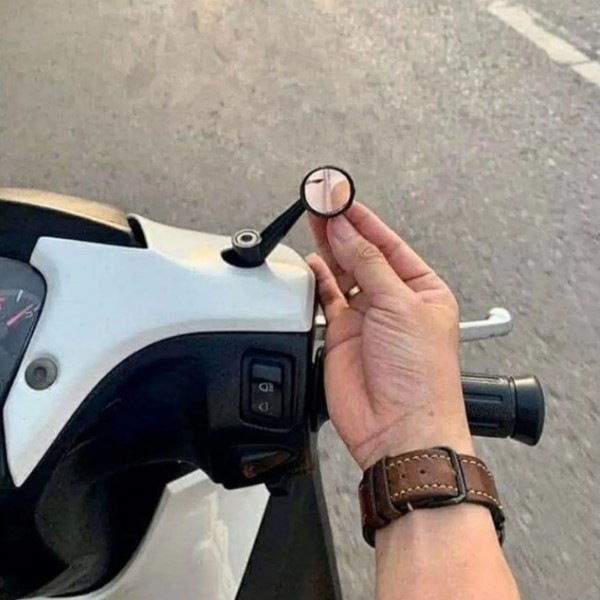 Penampakan nyeleneh spion kendaraan © berbagai sumber Penampakan nyeleneh spion kendaraan © berbagai sumber