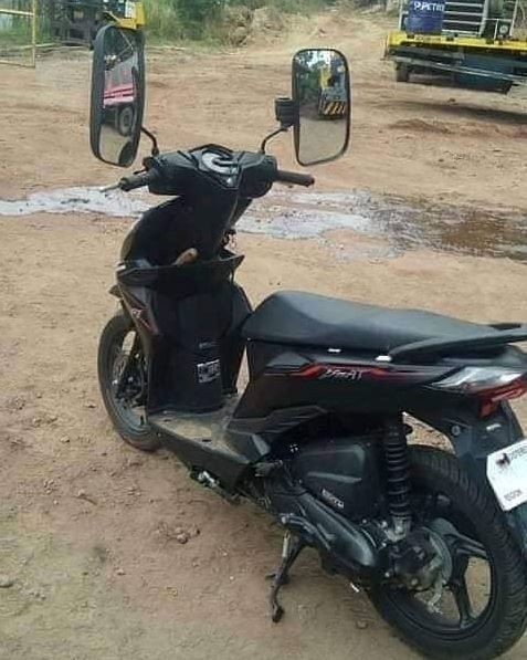 Penampakan nyeleneh spion kendaraan © berbagai sumber Penampakan nyeleneh spion kendaraan © berbagai sumber