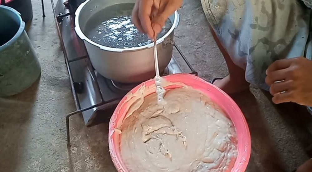 Cara atasi adonan sempol yang encer dan susah menempel di tusuk lidi