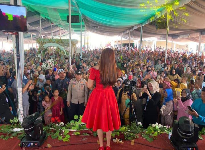 Rara LIDA manggung di hajatan kampung Instagram Rara LIDA manggung di hajatan kampung Instagram