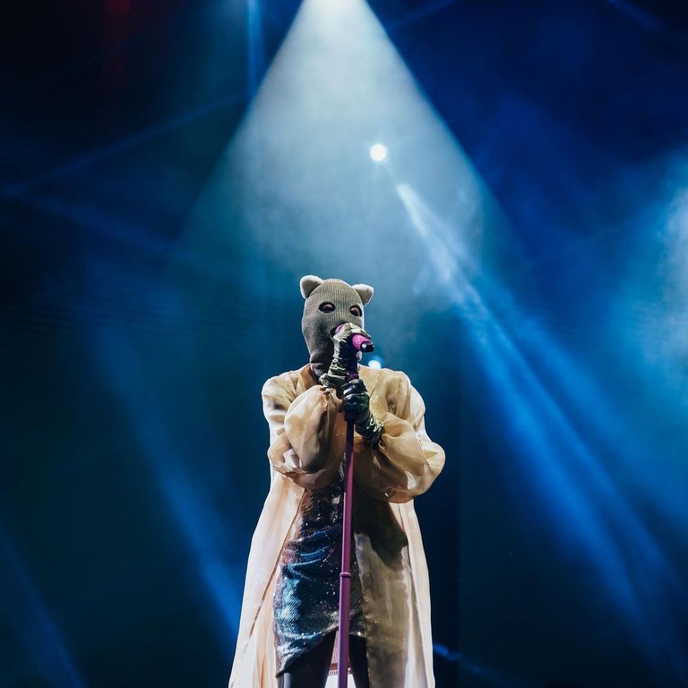 Widi Verratale saat konser istimewa Widi Verratale saat konser istimewa