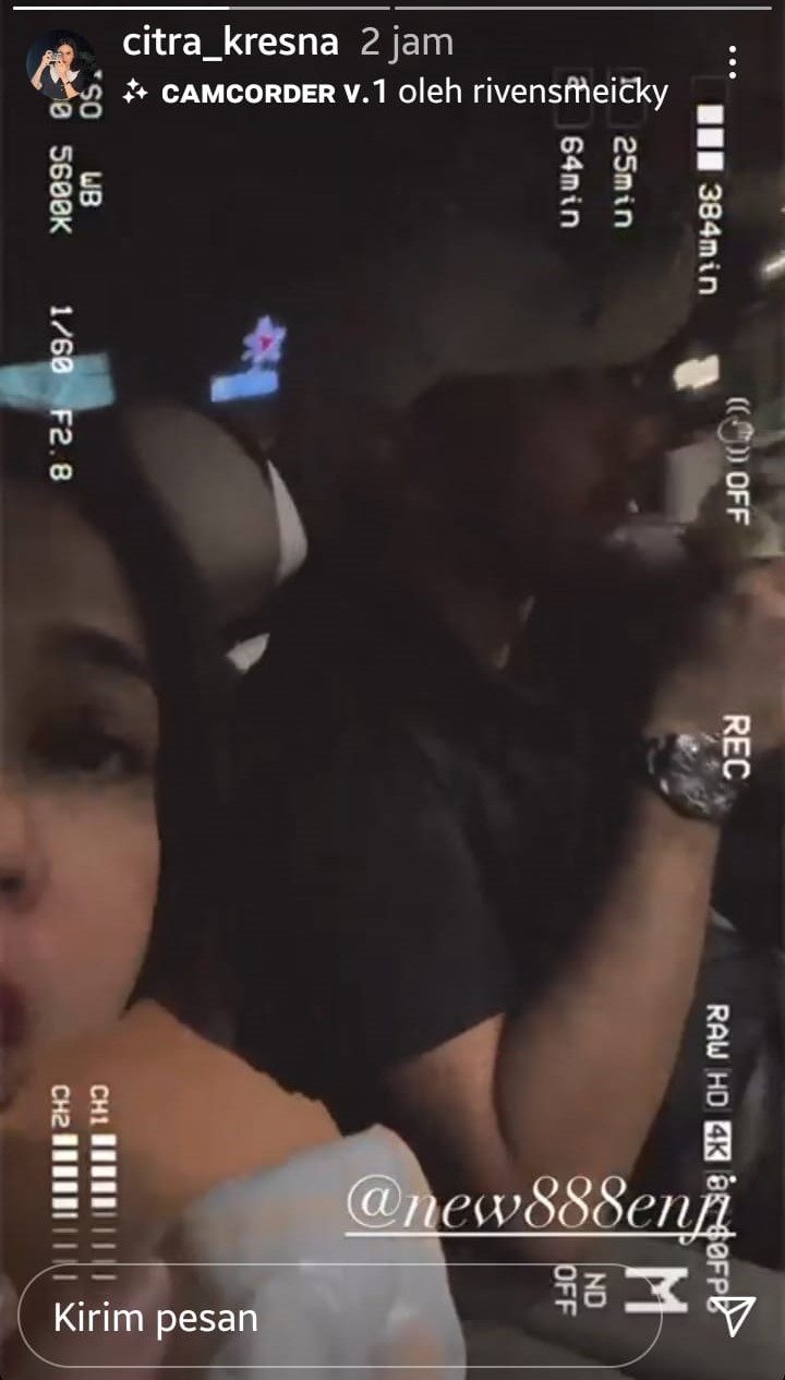 Enji dan Citra Kresna pamer jalan bareng © berbagai sumber