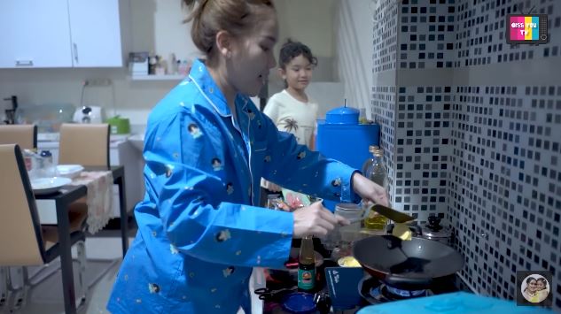 10 Alat dapur sederhana Ayu Ting Ting, bikin masak lebih mudah