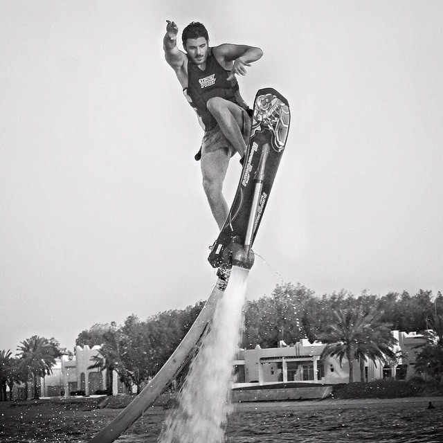 potret keseharian Sheikh Khalifa © berbagai sumber