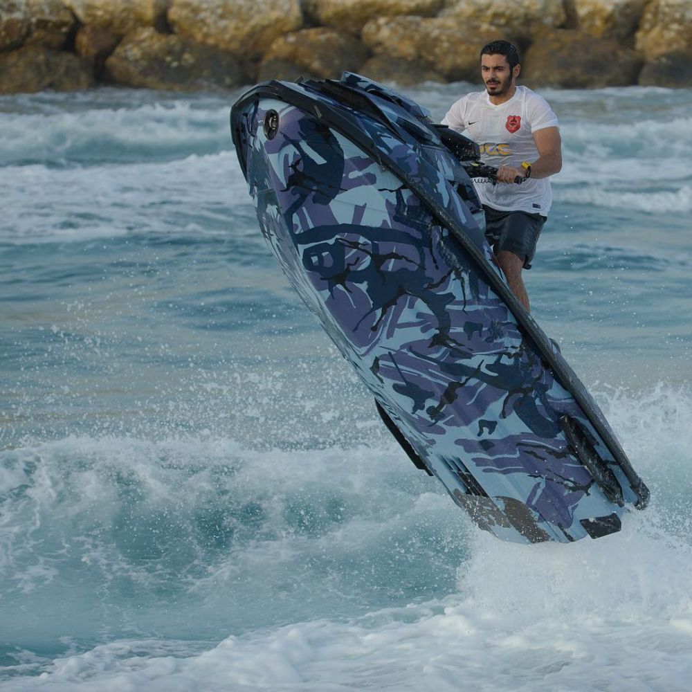 potret keseharian Sheikh Khalifa © berbagai sumber