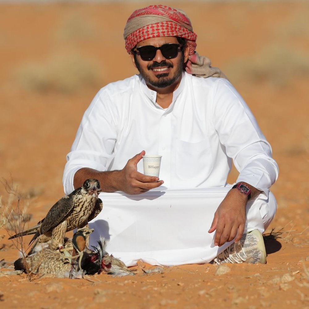11 Potret keseharian Sheikh Khalifa anak Presiden Qatar, hobi mancing