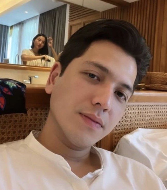 Glenca & Rendi bulan madu Berbagai sumber