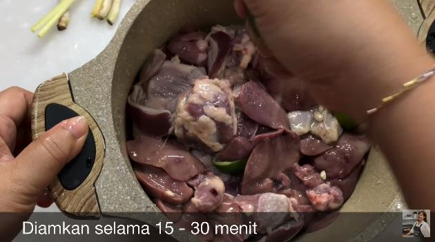 Trik goreng ati ampela agar tidak amis dan minyak meletup