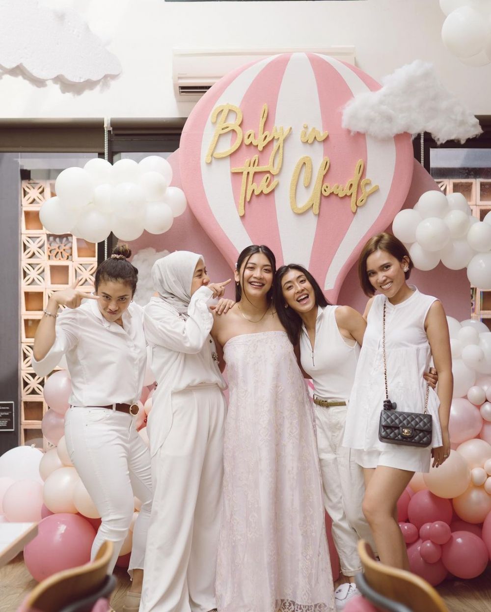 momen baby shower canti tachril © instagram