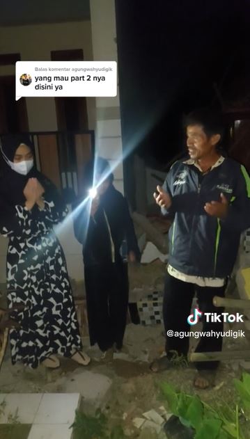 Masuk tenda pengungsi dan gendong balita, 9 momen Ria Ricis ke Cianjur