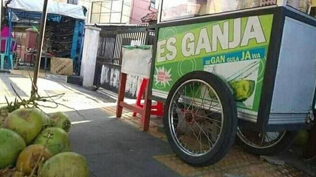 singkatan di tempat umum bikin mikir keras © berbagai sumber