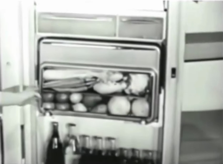 Jarang diketahui, ini 9 potret penampakan kulkas canggih tahun 1956