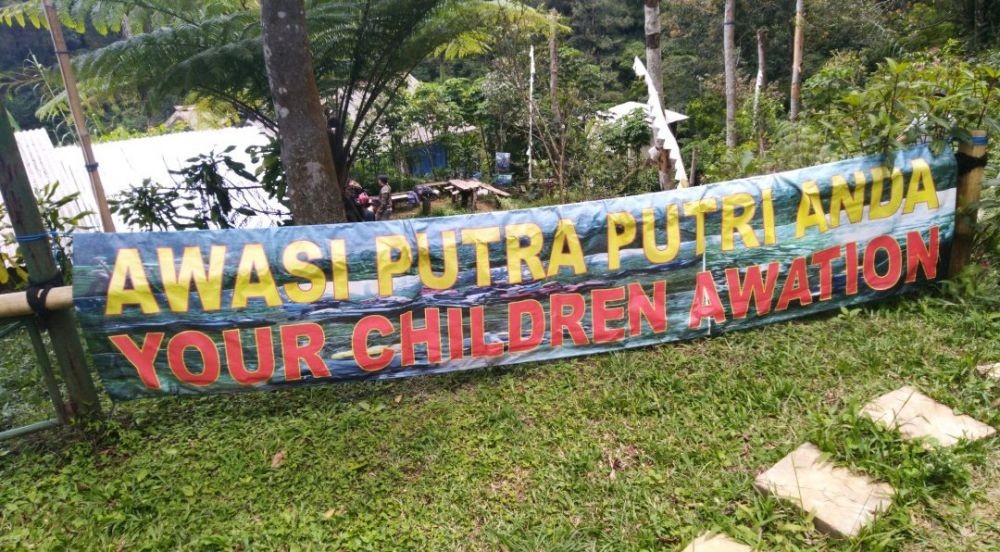 salah translate di spanduk nyeleneh © berbagai sumber