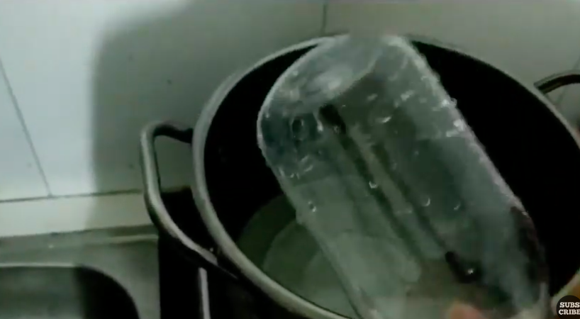 Cara perbaiki botol minum plastik penyok agar utuh lagi seperti baru