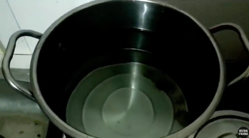 Cara perbaiki botol minum plastik penyok agar utuh lagi seperti baru