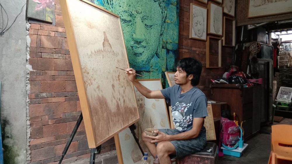 Easting Medi seniman Borobudur © 2022 brilio.net