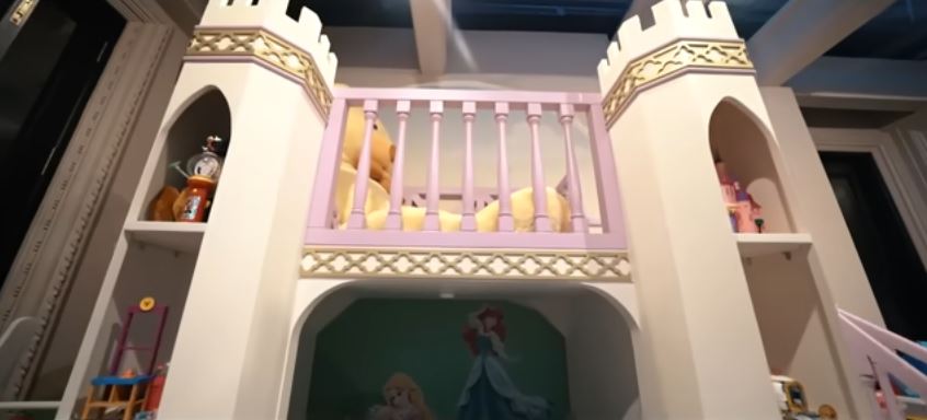 Berasa di Disneyland, ini 11 potret kamar Arsy dan Arsya anak Ashanty