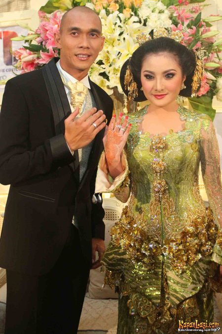 potret Kiki Amalia anggun pakai kebaya © 2022 brilio.net