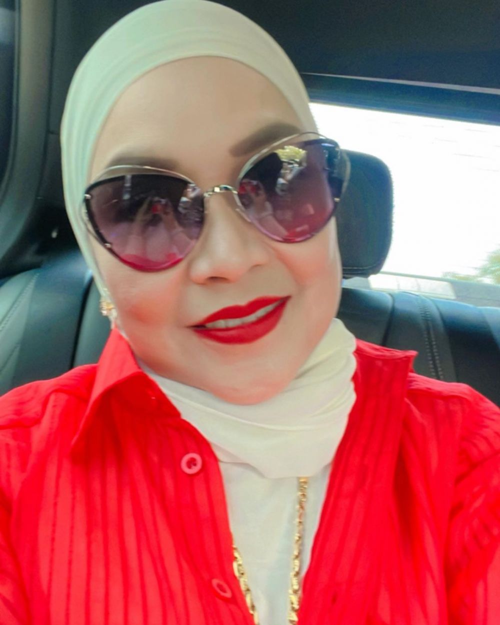 Potret umi kalsum awet muda © berbagai sumber