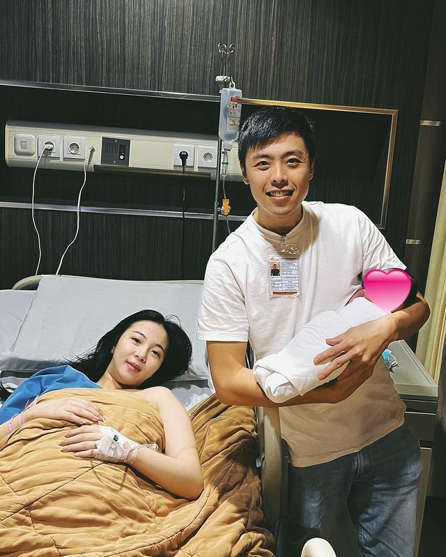 Kapten Vincent & istri sambut anak pertama © berbagai sumber