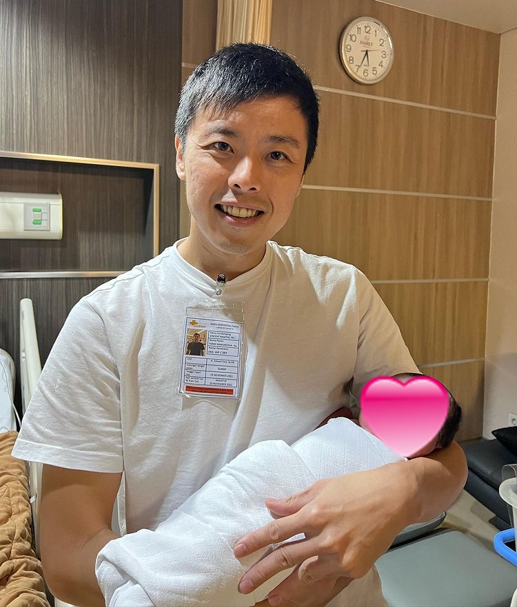 Kapten Vincent & istri sambut anak pertama © berbagai sumber