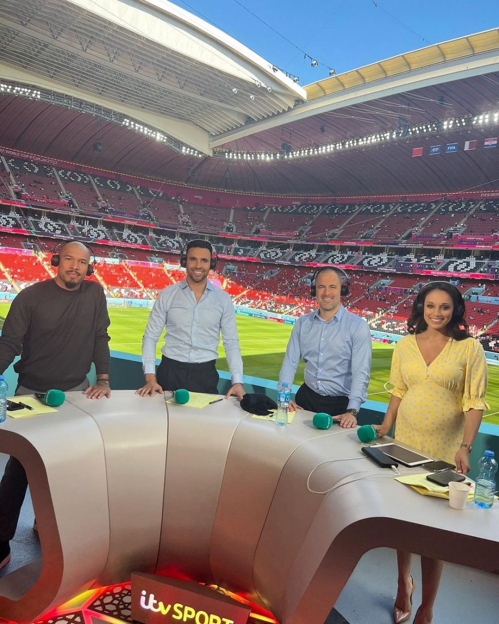 11 Bintang lapangan hijau ini jadi komentator Piala Dunia 2022 Qatar