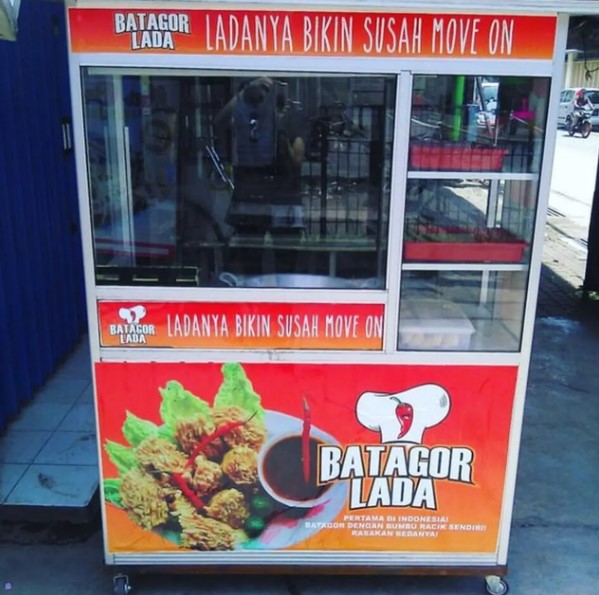 Tulisan di gerobak batagor nyeleneh © berbagai sumber Tulisan di gerobak batagor nyeleneh © berbagai sumber