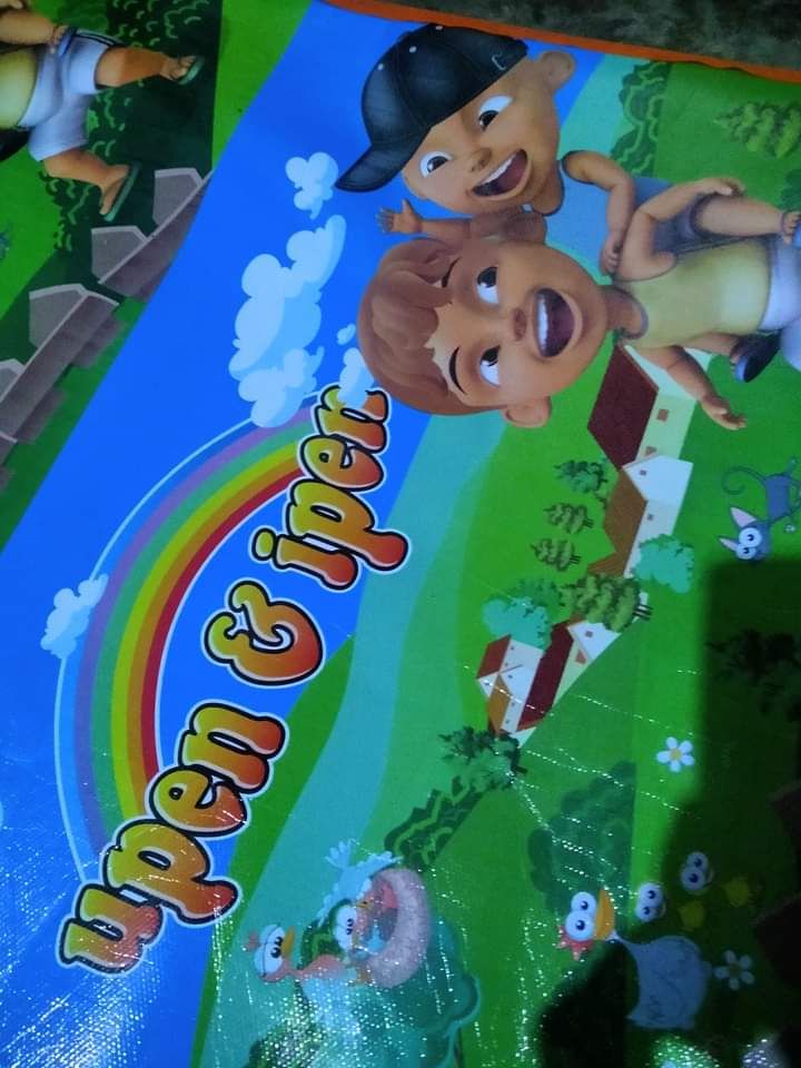 karpet desain nyeleneh © berbagai sumber