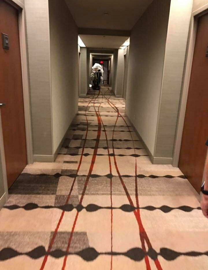 karpet desain nyeleneh © berbagai sumber